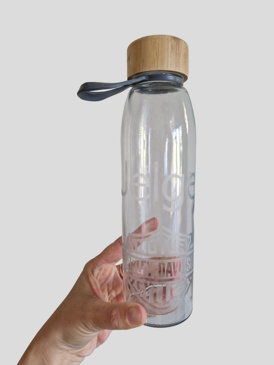 Glazen fles met logo